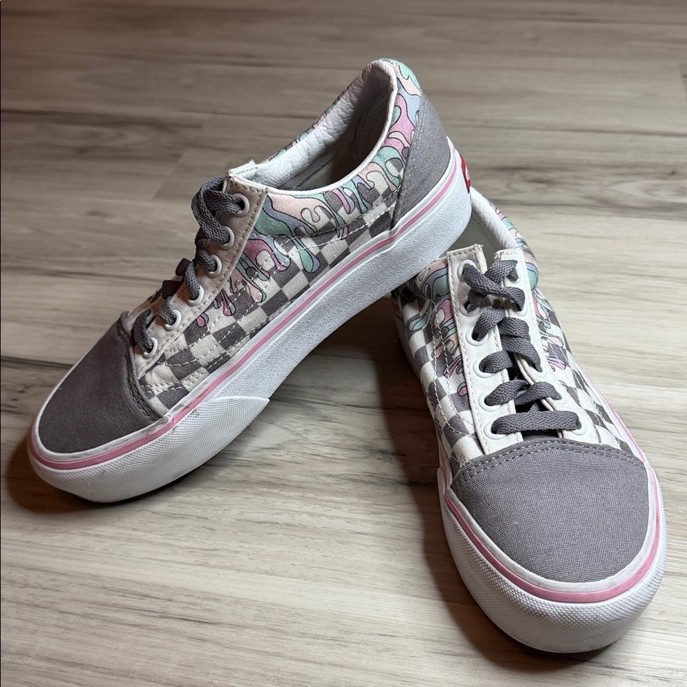 VANS Gray and Pink Women's Sneakers size 6.5 - Picture 2 of 14